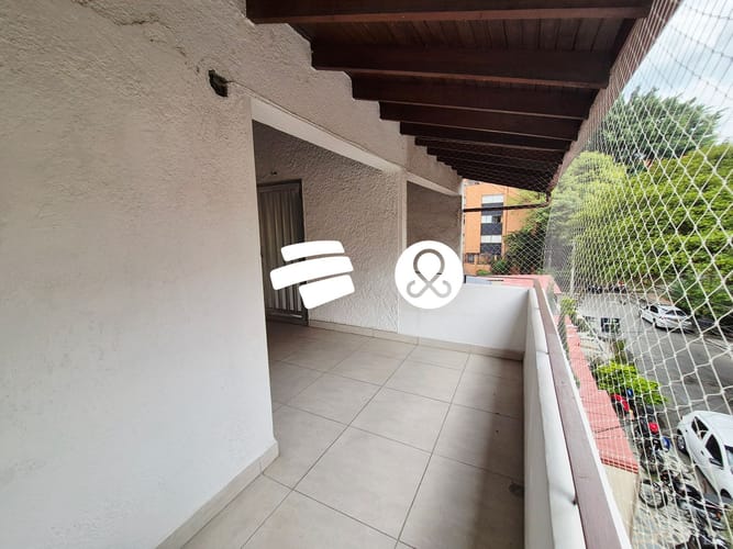 Apartamento de 5 alcobas en venta en Laureles, Medellín, 145 m² · foto 10 de 23