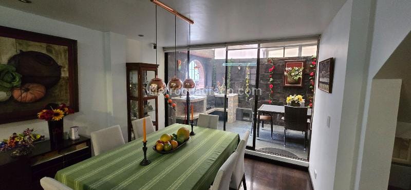 Casa de 4 alcobas en venta en San Patricio, Bogotá, 296 m² · foto 3 de 17