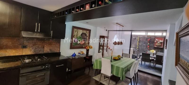 Casa de 4 alcobas en venta en San Patricio, Bogotá, 296 m² · foto 4 de 17