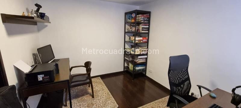Casa de 4 alcobas en venta en San Patricio, Bogotá, 296 m² · foto 10 de 17