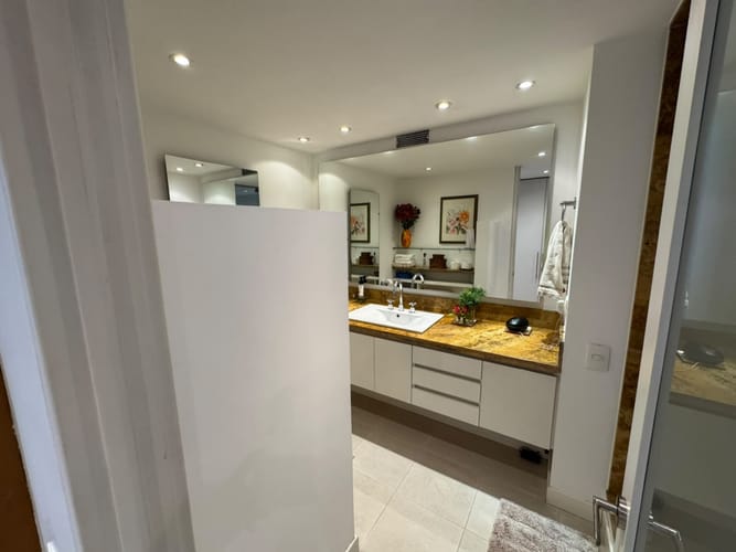 Apartamento de 3 alcobas en venta en Chico Norte, Bogotá, 200 m² · foto 17 de 23