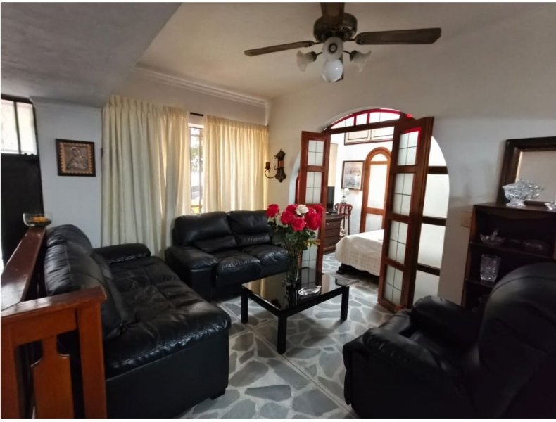 Casa de 3 alcobas en venta en La Magnolia, Envigado, 90 m² · foto 3 de 12