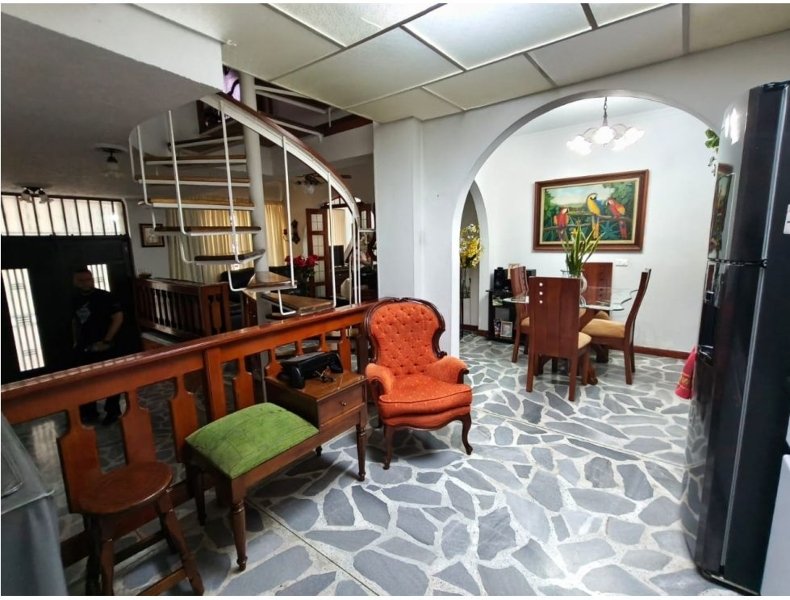 Casa de 3 alcobas en venta en La Magnolia, Envigado, 90 m² · foto 4 de 12