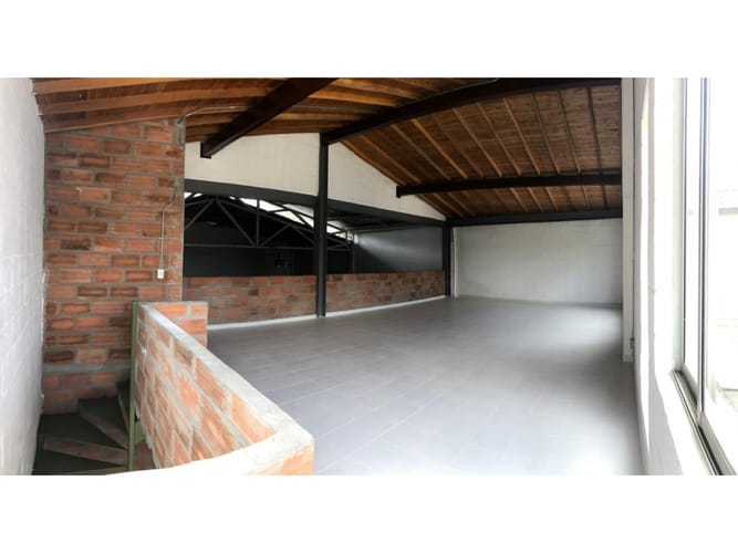 Bodega en arriendo en La Inmaculada, La Estrella, 323 m² · foto 3 de 10