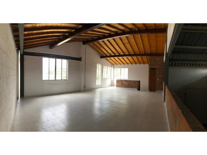 Bodega en arriendo en La Inmaculada, La Estrella, 323 m² · foto 10 de 10