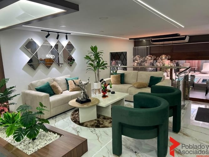 Casa de 5 alcobas en venta en El Poblado, Medellín, 395 m² · foto 2 de 24