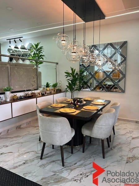 Casa de 5 alcobas en venta en El Poblado, Medellín, 395 m² · foto 3 de 24