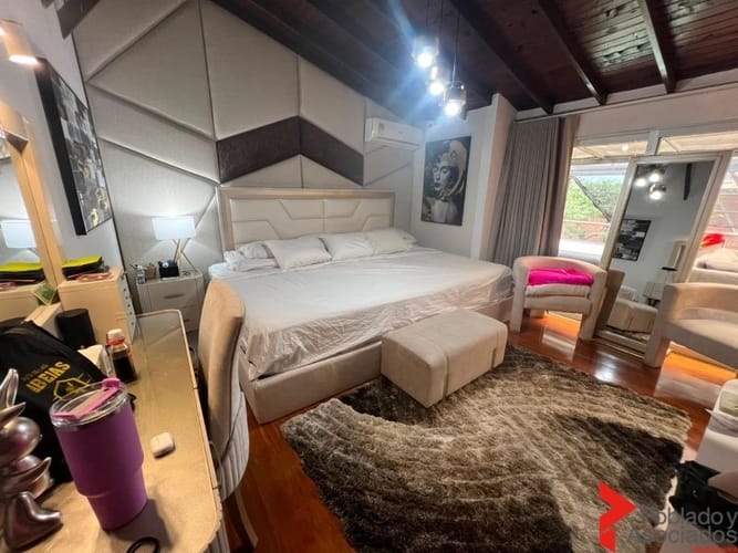 Casa de 5 alcobas en venta en El Poblado, Medellín, 395 m² · foto 8 de 24