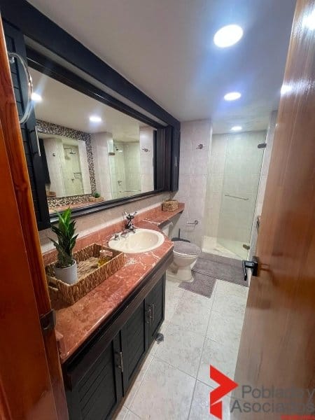Casa de 5 alcobas en venta en El Poblado, Medellín, 395 m² · foto 19 de 24