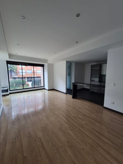 Apartamento de 3 alcobas en venta en Santa Barbara, Bogotá, 128 m² · foto 2 de 24