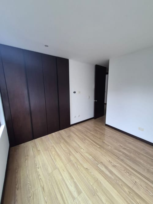 Apartamento de 3 alcobas en venta en Santa Barbara, Bogotá, 128 m² · foto 17 de 24