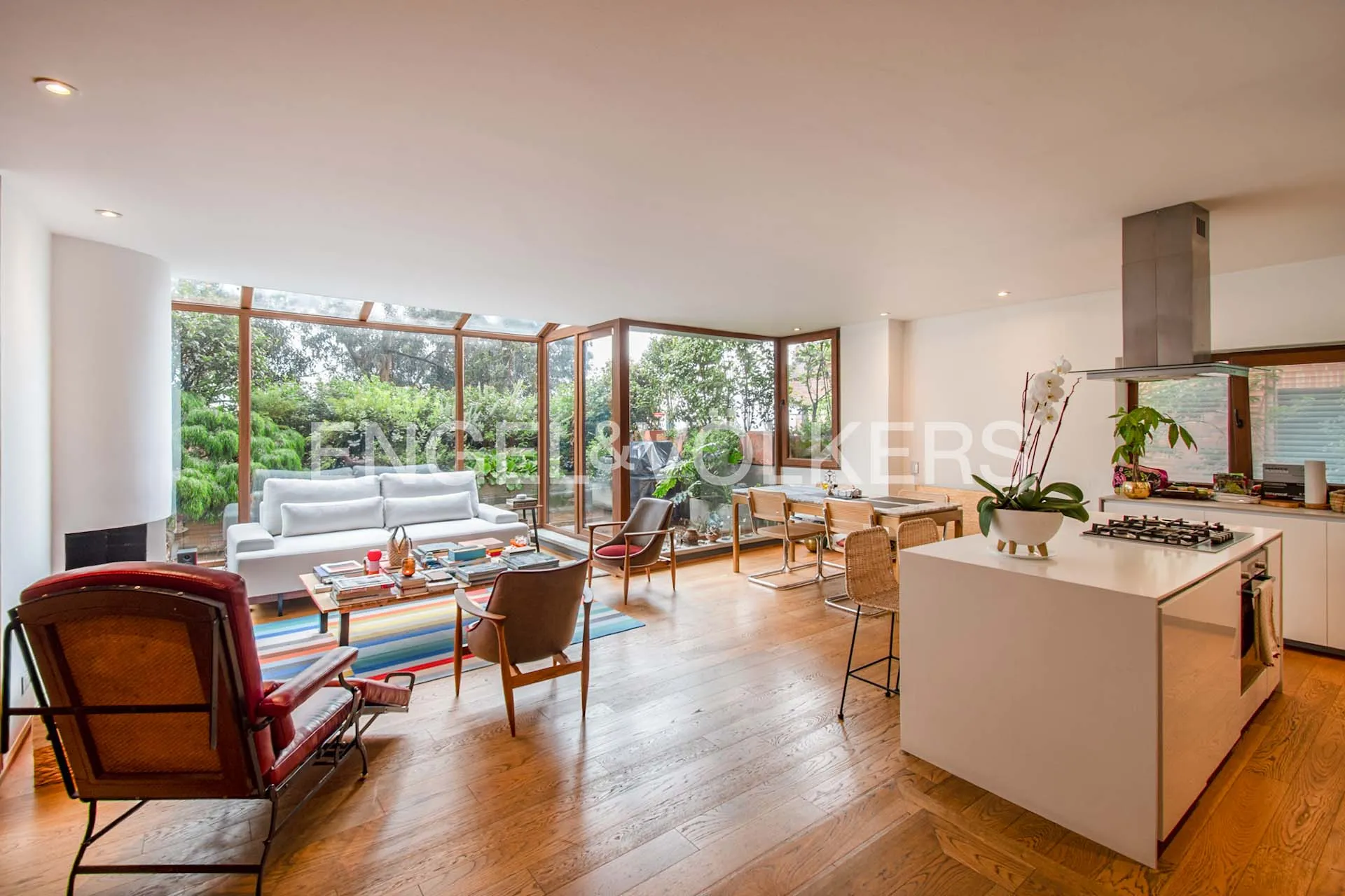 Apartamento en venta en Los Rosales, Bogotá · foto 4 de 16