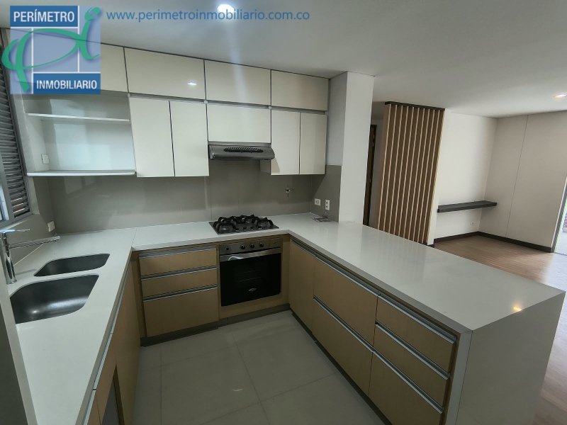 Apartamento en arriendo en Los Balsos, Medellín · foto 8 de 24