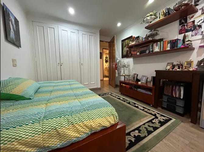 Apartamento de 3 alcobas en venta en La Carolina, Bogotá, 240 m² · foto 10 de 21
