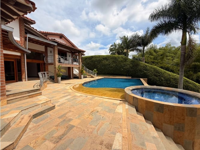 Casa de 5 alcobas en venta en Cerritos, Pereira, 480 m² · foto 9 de 11