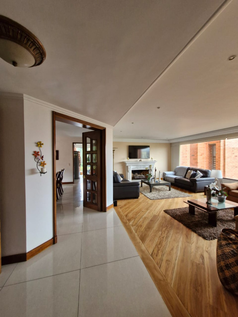 Apartamento en venta en Gratamira, Bogotá · foto 3 de 21