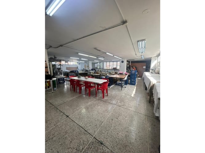 Bodega en venta en Sector Lago Uribe, Pereira, 465 m² · foto 2 de 16