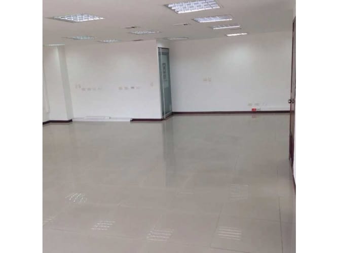 Oficina en venta en Las Acacias, Medellín, 78 m² · foto 2 de 9