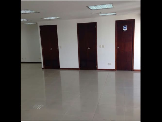 Oficina en venta en Las Acacias, Medellín, 78 m² · foto 3 de 9
