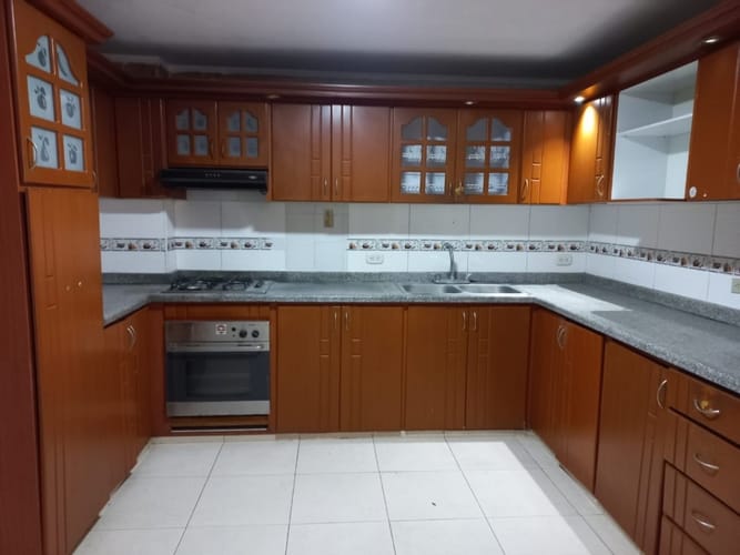 Apartamento de 5 alcobas en venta en Cabecera Del Llano, Bucaramanga, 116 m² · foto 5 de 15