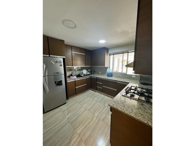 Apartaestudio en venta en Pinares, Pereira, 258 m² · foto 7 de 19