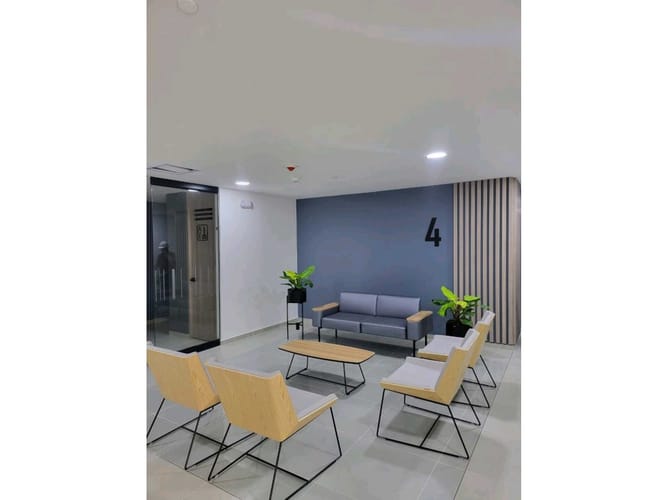 Consultorio en arriendo en El Poblado, Medellín, 33 m² · foto 2 de 11