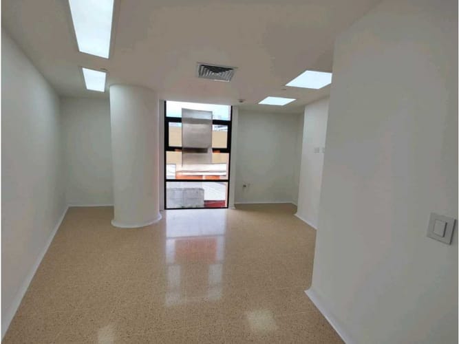 Consultorio en arriendo en El Poblado, Medellín, 33 m² · foto 4 de 11