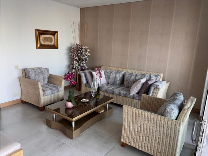 Apartamento de 3 alcobas en venta en Santa Monica, Cali, 147 m² · foto 3 de 21