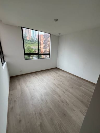 Apartamento de 3 alcobas en arriendo en El Carmelo Ii, Sabaneta, 80 m² · foto 11 de 14