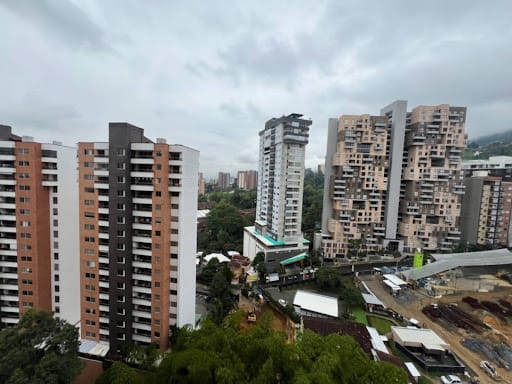 Apartamento de 3 alcobas en arriendo en El Carmelo Ii, Sabaneta, 80 m² · foto 14 de 14