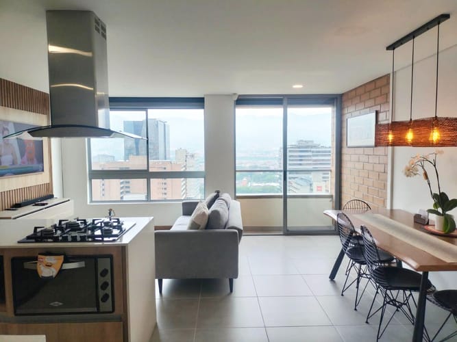 Apartamento de 2 alcobas en venta en El Poblado, Medellín, 86 m² · foto 3 de 16