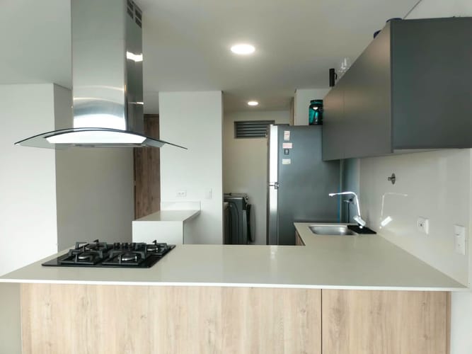 Apartamento de 2 alcobas en venta en El Poblado, Medellín, 86 m² · foto 6 de 16