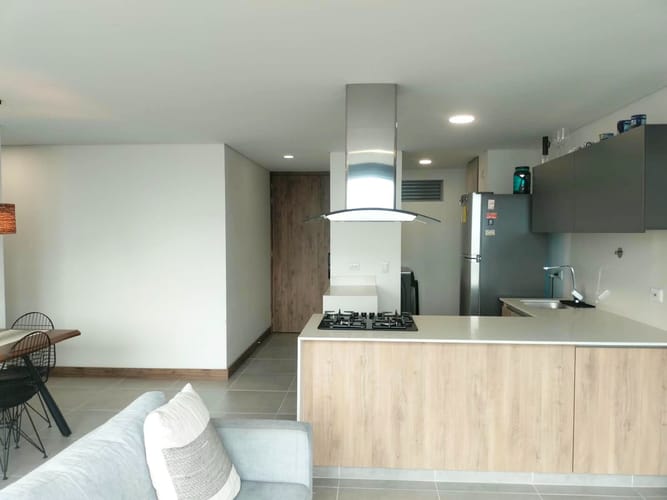 Apartamento de 2 alcobas en venta en El Poblado, Medellín, 86 m² · foto 8 de 16