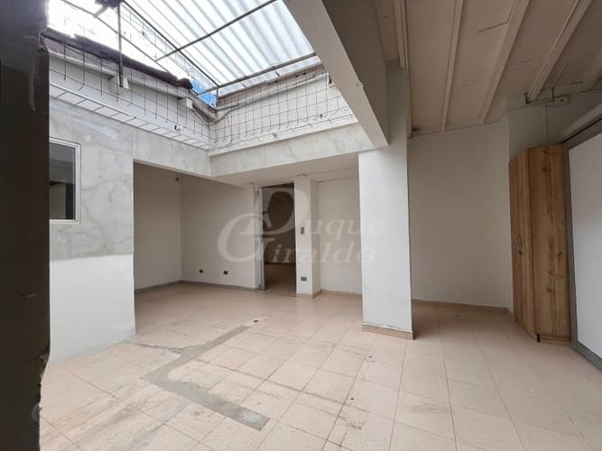 Local en arriendo en Laureles, Medellín, 180 m² · foto 3 de 16