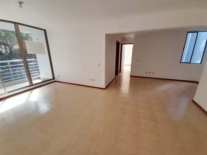Apartamento de 3 alcobas en arriendo en Los Balsos, Medellín, 85 m² · foto 3 de 16