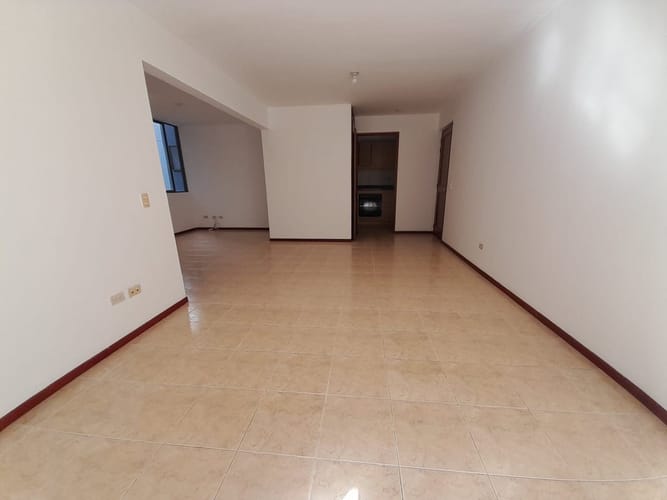 Apartamento de 3 alcobas en arriendo en Los Balsos, Medellín, 85 m² · foto 4 de 16