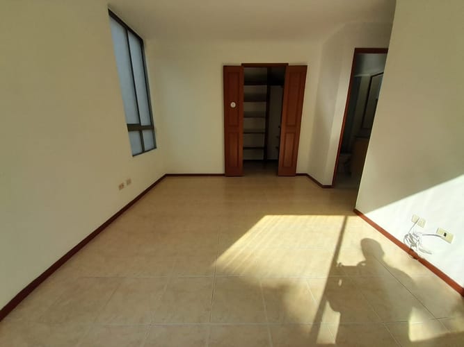 Apartamento de 3 alcobas en arriendo en Los Balsos, Medellín, 85 m² · foto 8 de 16