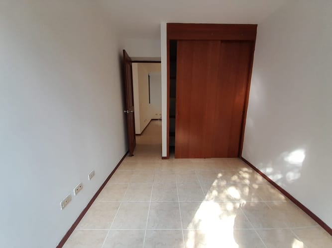 Apartamento de 3 alcobas en arriendo en Los Balsos, Medellín, 85 m² · foto 11 de 16