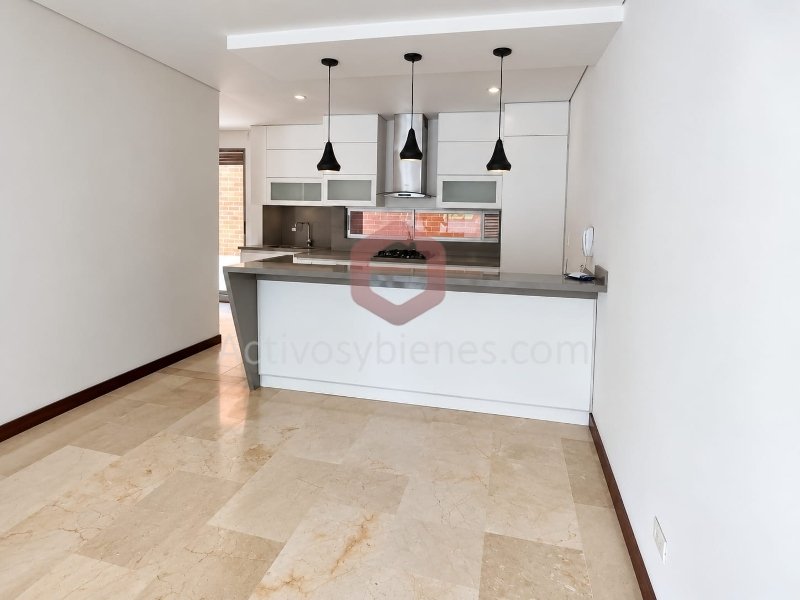 Apartamento en arriendo en Laureles, Medellín · foto 3 de 15