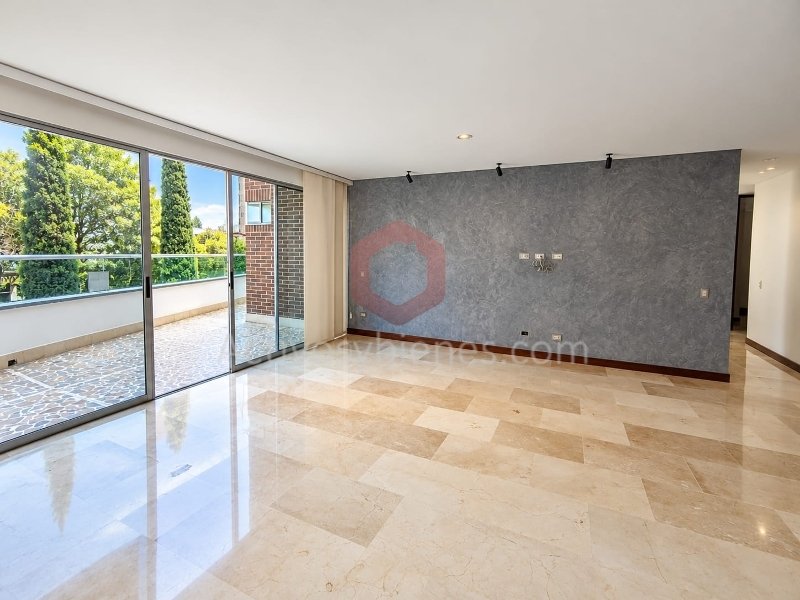 Apartamento en arriendo en Laureles, Medellín · foto 4 de 15