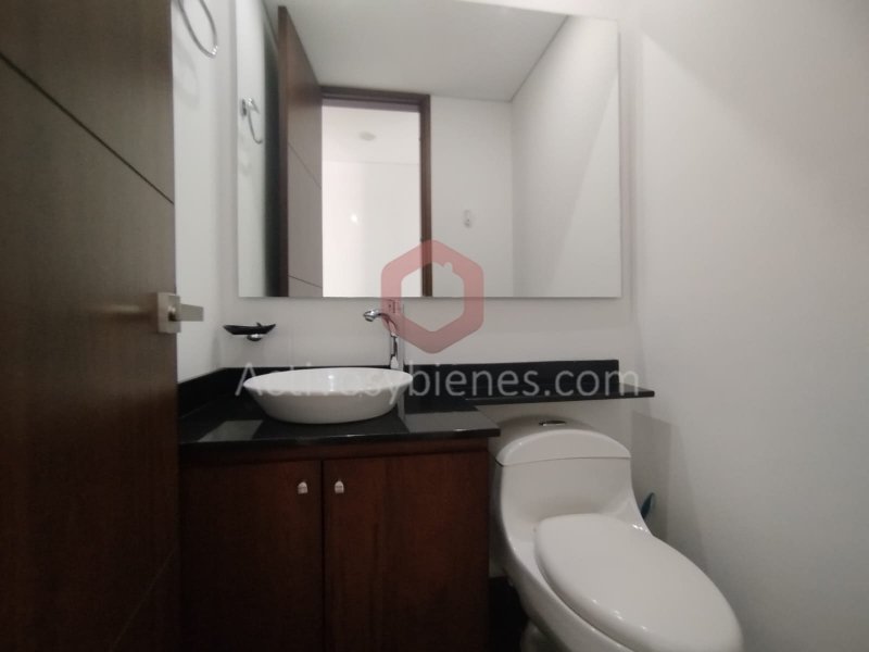 Apartamento en arriendo en Laureles, Medellín · foto 8 de 15
