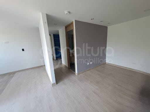 Apartamento de 2 alcobas en venta en Urbanizacion Palmar De Serramonte, Bello, 63 m² · foto 4 de 13