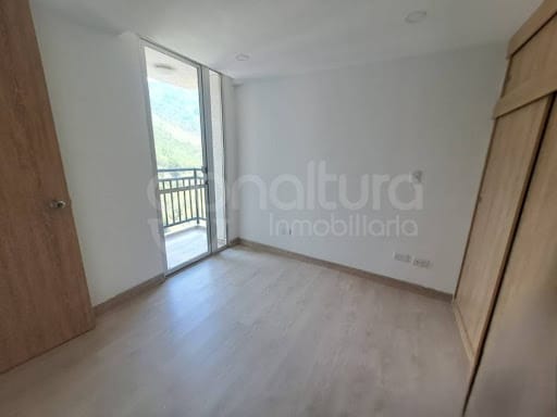 Apartamento de 2 alcobas en venta en Urbanizacion Palmar De Serramonte, Bello, 63 m² · foto 7 de 13