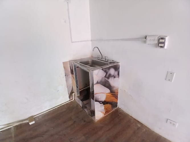 Local en arriendo en Patio Bonito, Medellín, 35 m² · foto 10 de 10