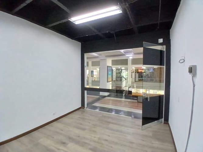 Local en arriendo en Los Balsos, Medellín, 105 m² · foto 9 de 10