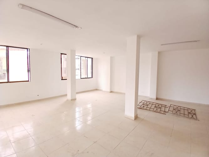 Bodega en arriendo en Manchester, Bello, 130 m² · foto 2 de 10