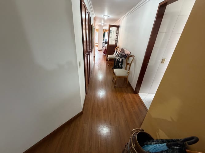 Apartamento de 3 alcobas en venta en Santa Barbara Central, Bogotá, 190 m² · foto 7 de 24