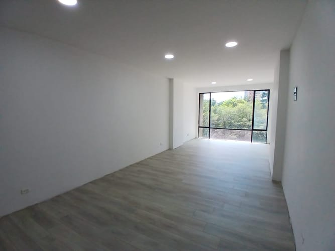 Local en arriendo en Los Balsos, Medellín, 35 m² · foto 6 de 10