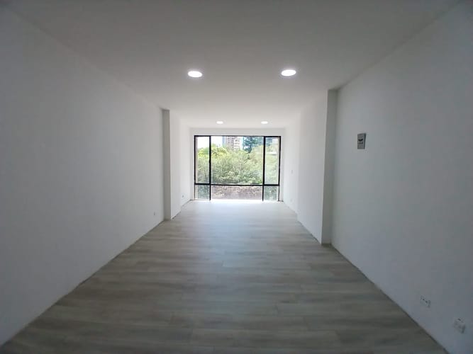 Local en arriendo en Los Balsos, Medellín, 35 m² · foto 8 de 10