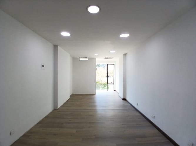 Local en arriendo en Los Balsos, Medellín, 35 m² · foto 9 de 10